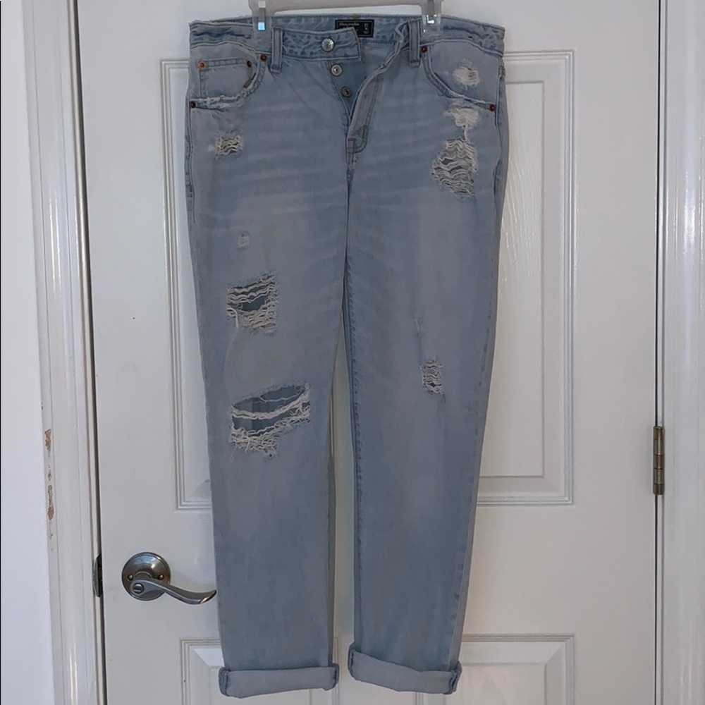 Abercrombie & Fitch Boyfriend Jeans